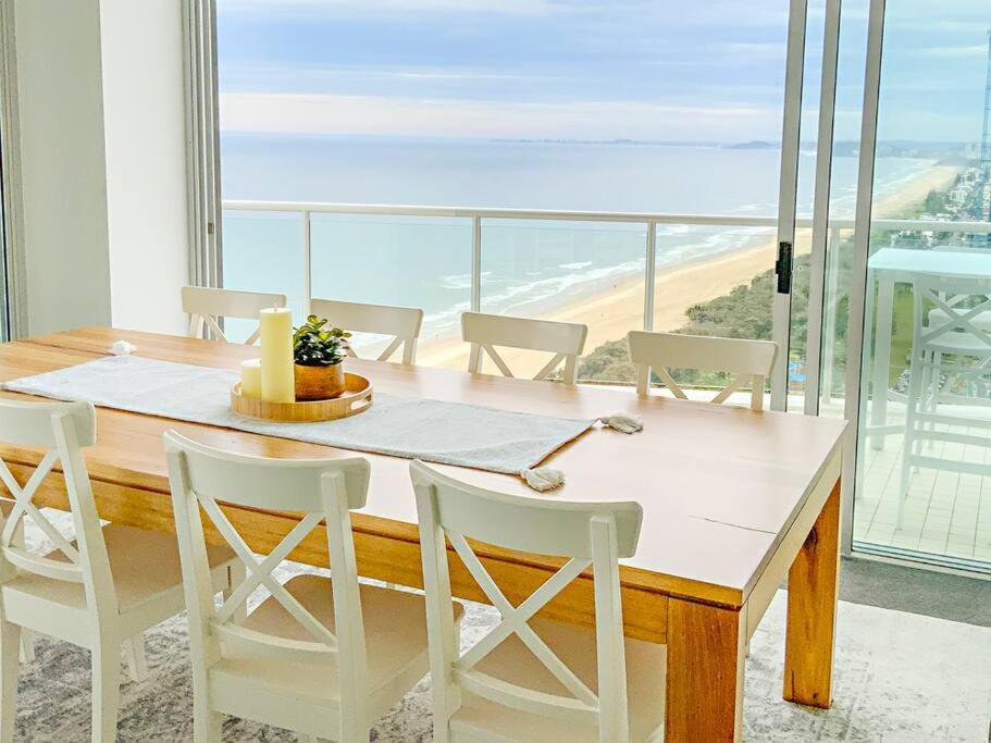 גולד קוסט Air On Broadbeach Beachfront 2Level Stunning Apartment With 180 Degree Views מראה חיצוני תמונה