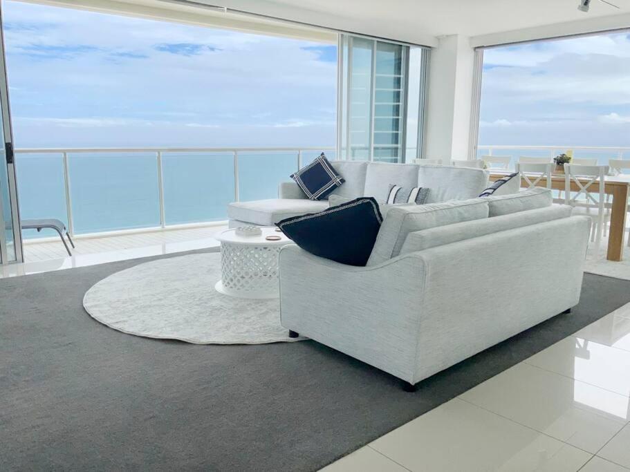 גולד קוסט Air On Broadbeach Beachfront 2Level Stunning Apartment With 180 Degree Views מראה חיצוני תמונה