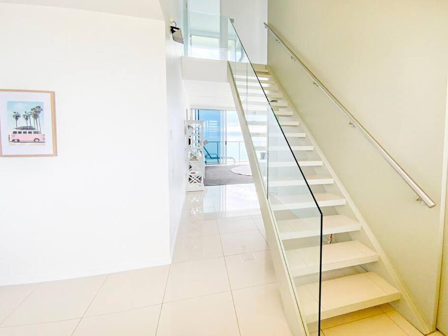 גולד קוסט Air On Broadbeach Beachfront 2Level Stunning Apartment With 180 Degree Views מראה חיצוני תמונה